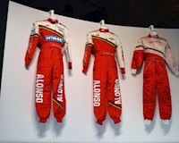 Trang phục của các tay đua F1 an toàn đến mức nào