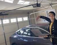 Một thanh niên đi Tesla đã đào luôn tiền ảo trên xe và kiếm được không ít