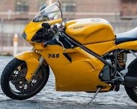 Mô tô cổ Ducati 748 màu vàng được rao bán chỉ 43 triệu đồng