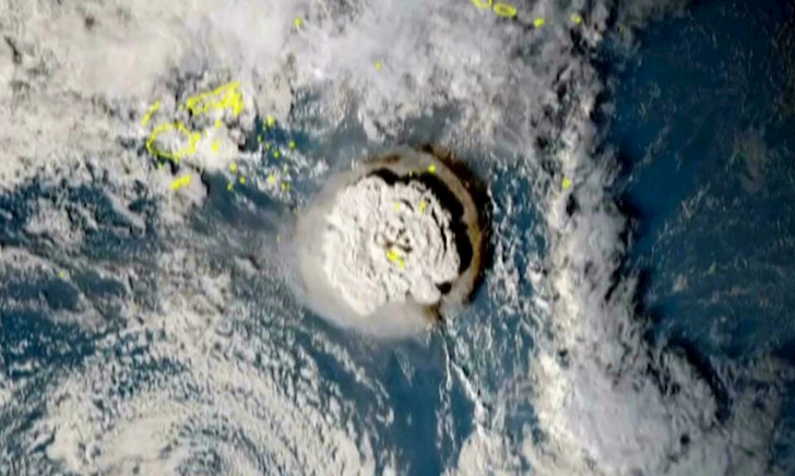 Núi lửa dưới đáy biển Tonga phun trào mạnh đến mức ảnh hưởng khắp thế giới