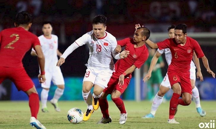 Báo Indonesia: "Việt Nam sợ chúng ta nên mới cần cầu thủ thứ 12"