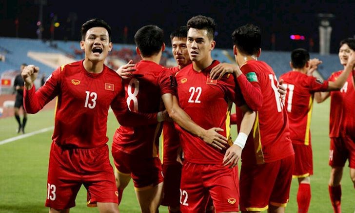 CĐV đòi điều tra tuyển thủ Trung Quốc sau trận thua Việt Nam