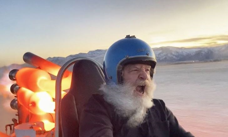 Bố già 60 tuổi lắp động cơ xung phản lực lên xe go-kart vì đam mê
