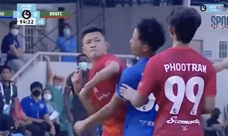 Cầu thủ đá xấu nhất Thái Lan sẵn sàng lên võ đài để kiếm tiền