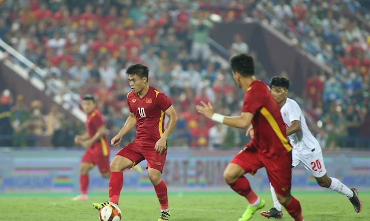 HLV Park Hang-seo: "Chắc Indonesia thua đậm quá nên ông Shin hơi giận"
