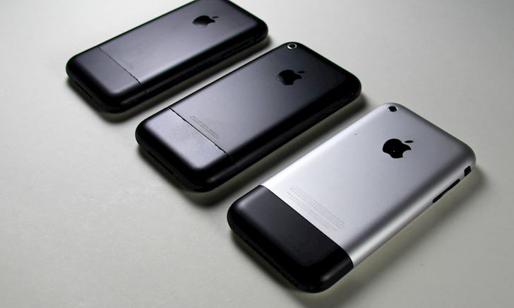 Suy nghĩ trước thời đại, Steve Jobs từng muốn chiếc iPhone đầu tiên không cần khe cắm SIM