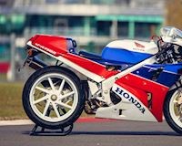 Honda RC30 1990 cực hiếm chưa từng lăn bánh 1,8 tỷ đồng