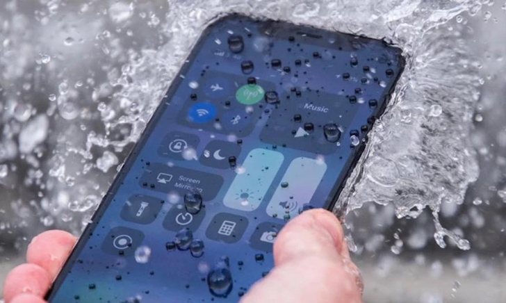 Apple nhận bằng sáng chế giúp người dùng có thể sử dụng iPhone được dưới mưa