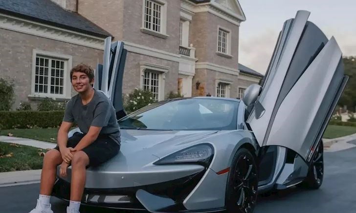 Mới 15 tuổi cậu bé này đã sở hữu dàn siêu xe 12 triệu USD