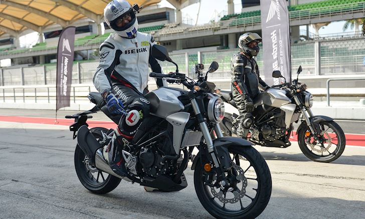 Carbizvn  Honda CB250R 2019 giá gần 130 triệu cho người mới chơi