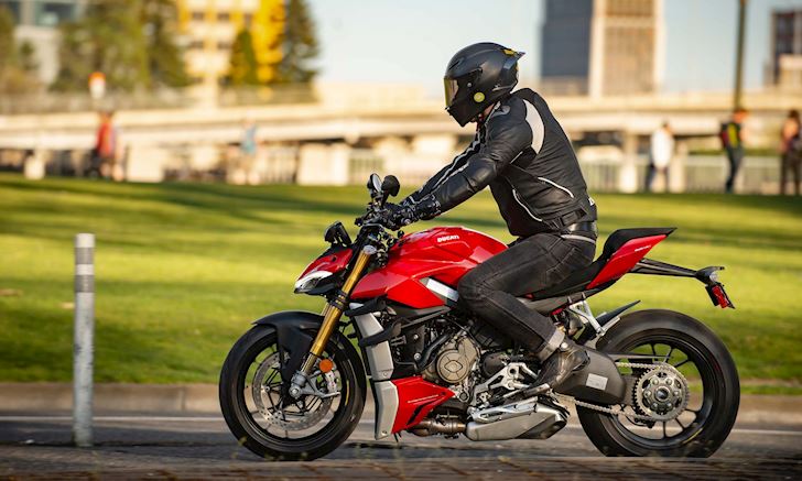 Ducati Streetfighter V4 Siêu naked bike giá từ 650 triệu đồng tại Việt Nam