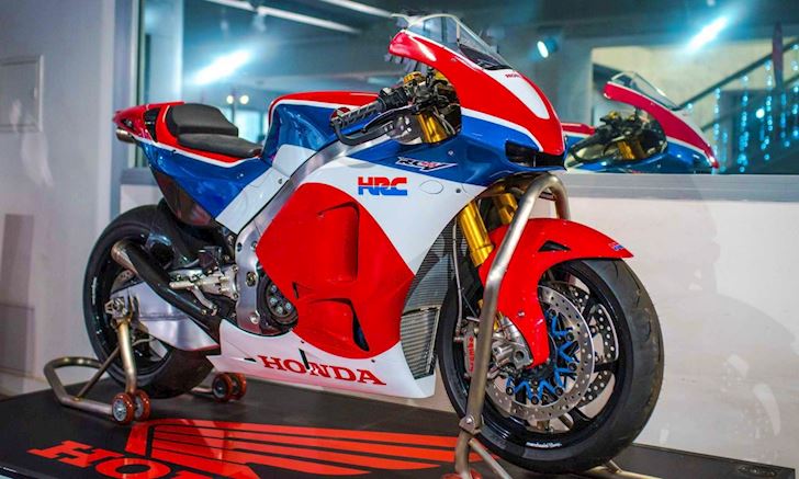 Trên yên Honda RC213VS sắp hót với giá siêu khủng Motosaigon
